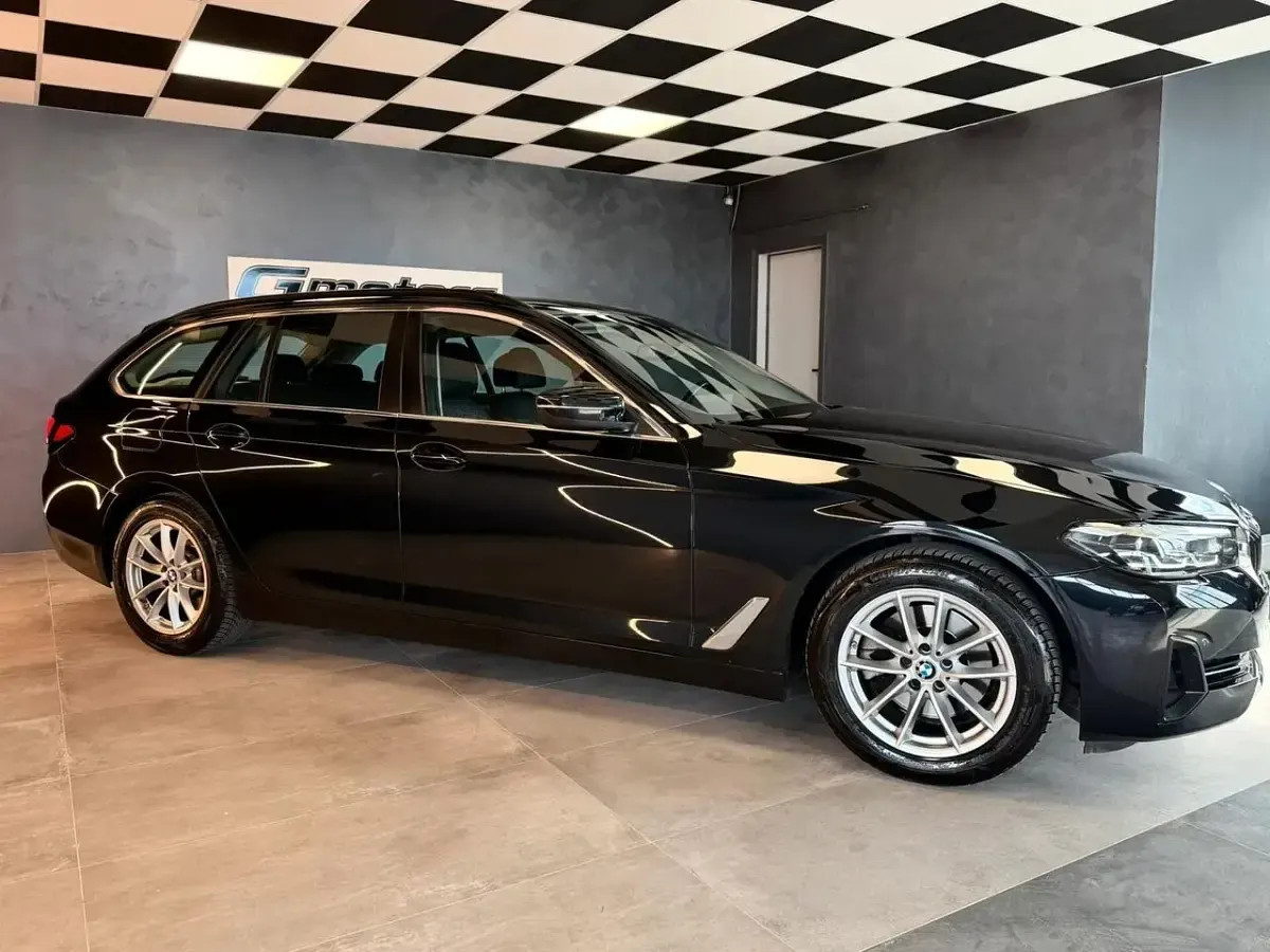 Usata BMW 520 190 CV (139 kW) 2022 Nero Station wagon