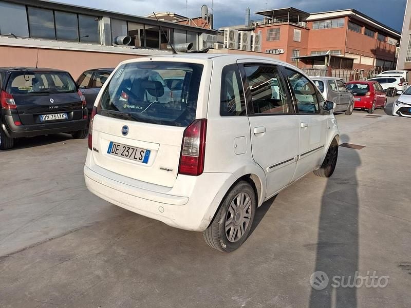Usata Fiat Idea 90 CV (66 kW) 2006 Bianco Monovolume