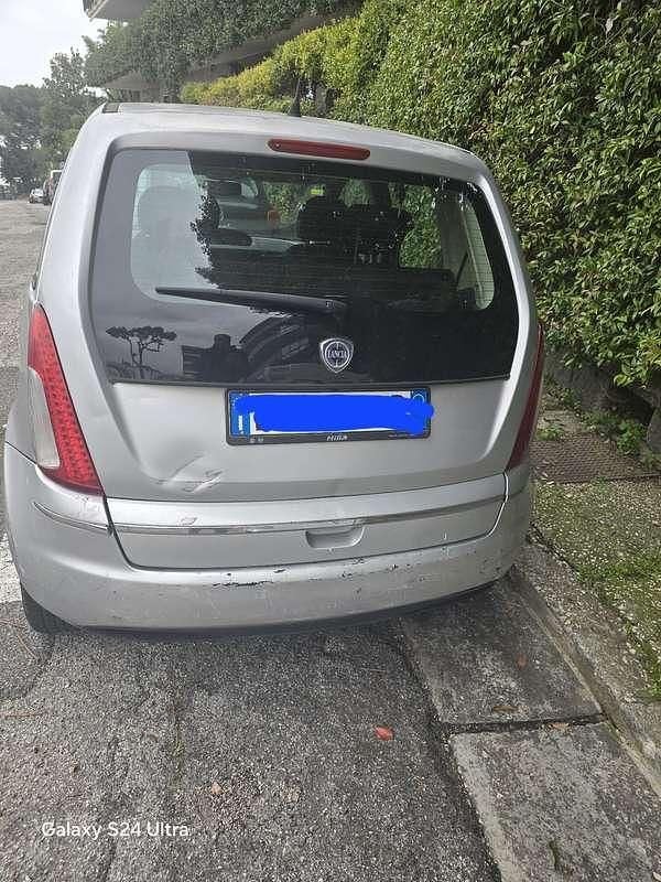Gebraucht Lancia Musa 90 PS (66 kW) 2008 Grau Van / Kleinbus