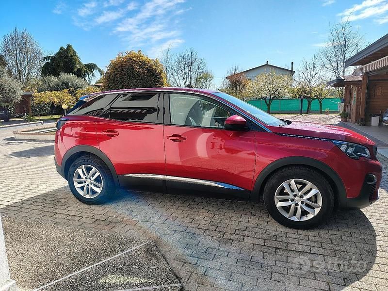 Usata Peugeot 3008 120 CV (88 kW) 2017 Rosso SUV