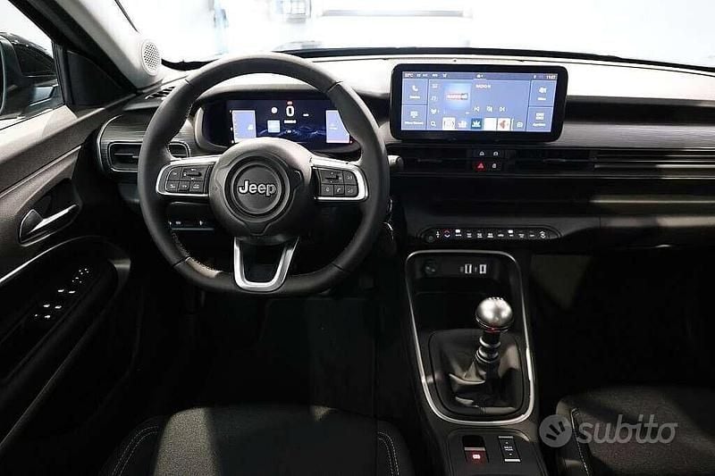 Nuova Jeep Avenger Longitude 101 CV (74 kW) 2025 Grigio SUV