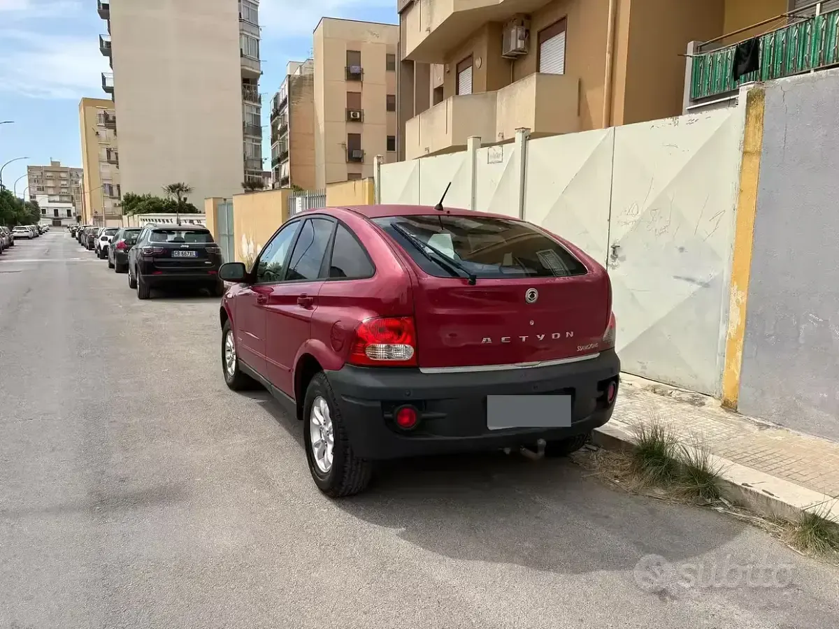 Usata SsangYong Actyon 141 CV (103 kW) 2010 Rosso Station wagon