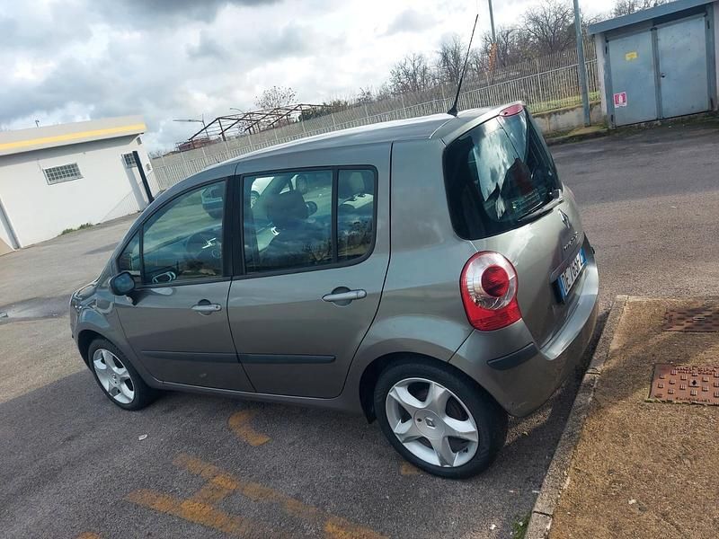Usata Renault Modus 85 CV (62 kW) 2007 Grigio Monovolume
