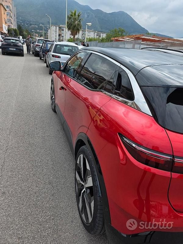 Usata Renault 5 E-Tech 161 kW (220 CV) 2022 Rosso Coupé