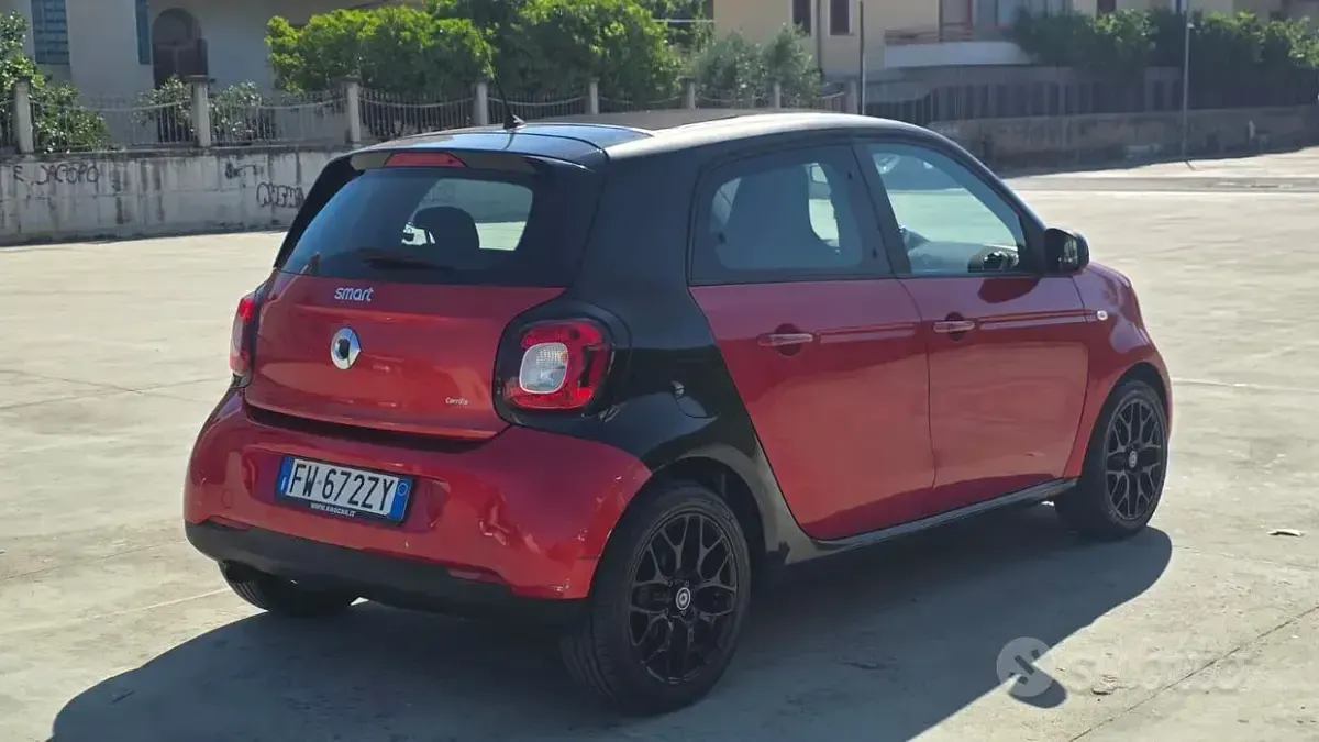Usata Smart ForFour 71 CV (52 kW) 2015 Rosso Utilitaria