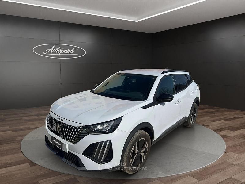 Usata Peugeot 2008 Allure 102 CV (75 kW) 2025 Bianco SUV