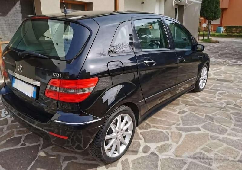 Usata Mercedes B200 Chrome 140 CV (102 kW) 2006 Nero Monovolume