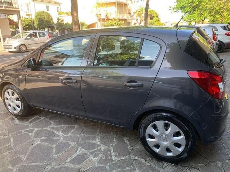 Usata Opel Corsa Edition 86 CV (63 kW) 2014 Grigio Utilitaria