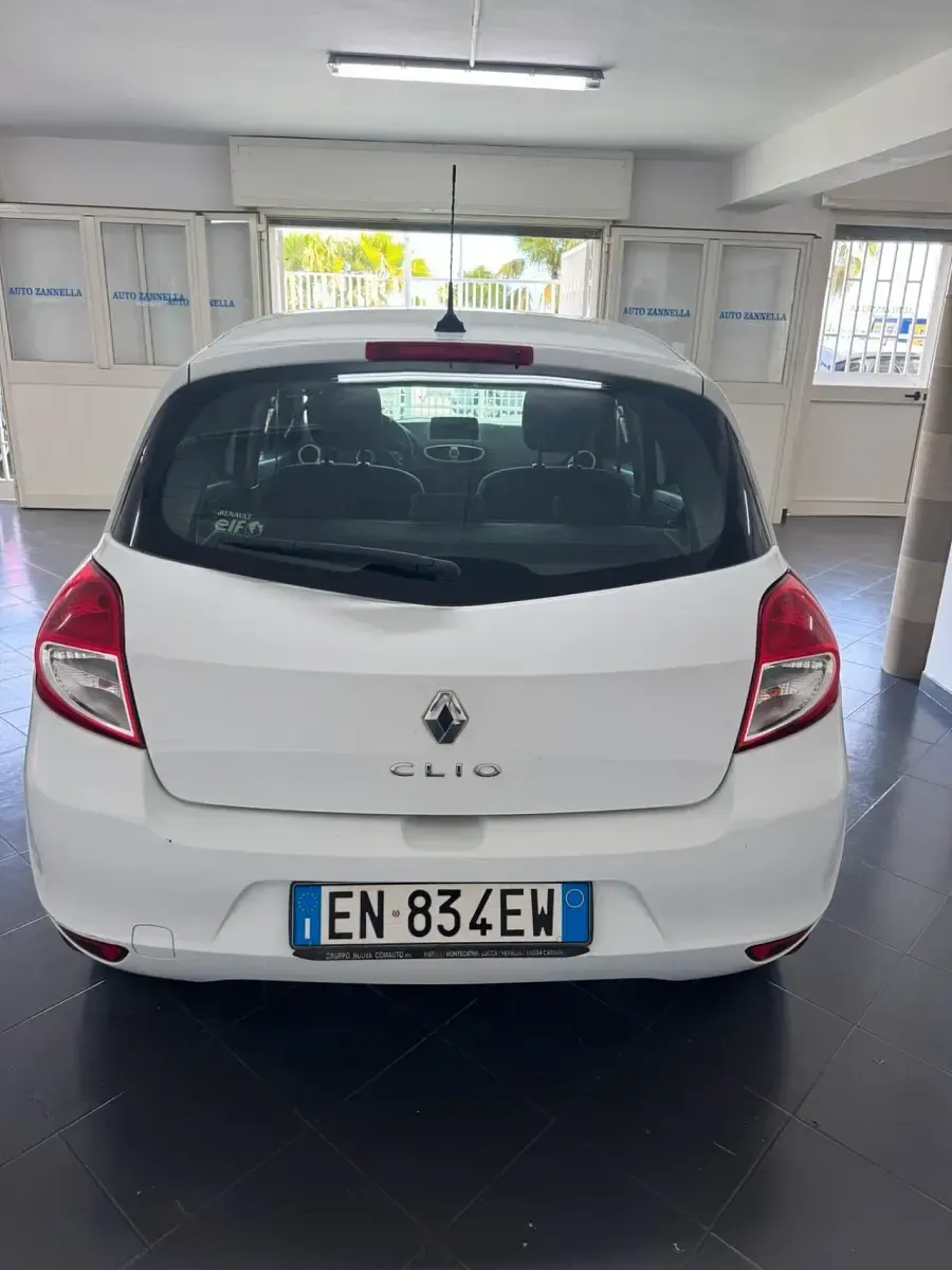 Usata Renault Clio IV 74 CV (54 kW) 2012 Bianco Berlina