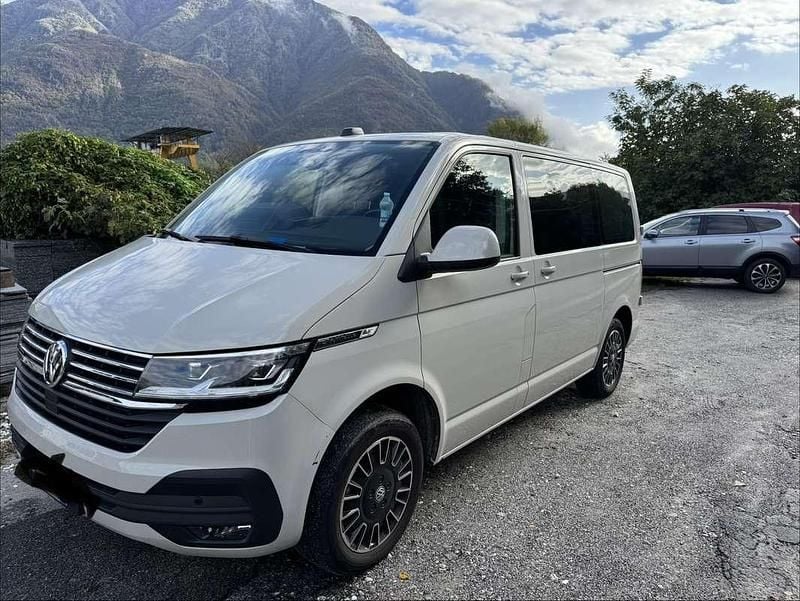 Usata VW Caravelle 150 CV (110 kW) 2021 Bianco Furgone