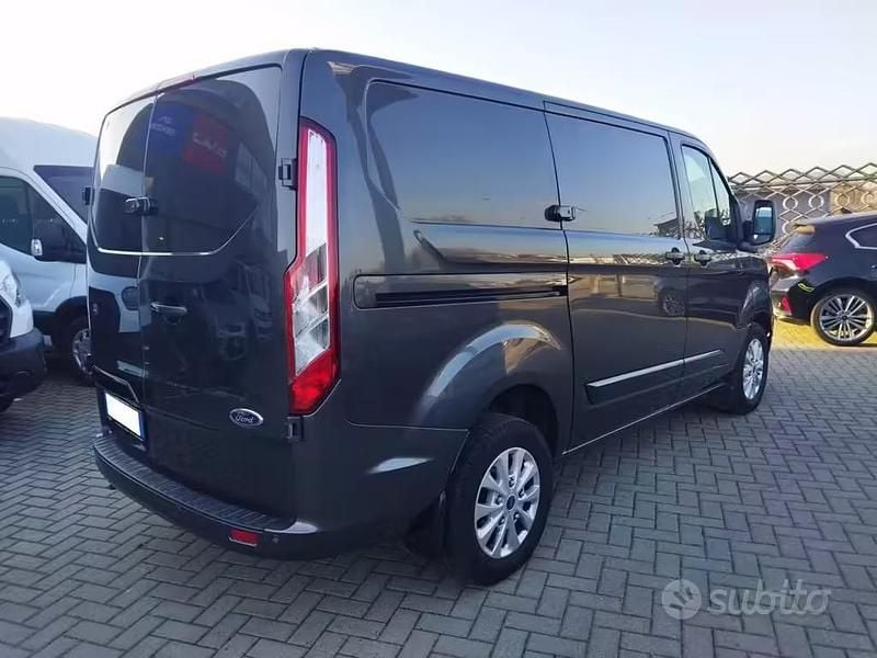 Usata Ford Transit Custom Titanium 131 CV (96 kW) 2022 Grigio Berlina