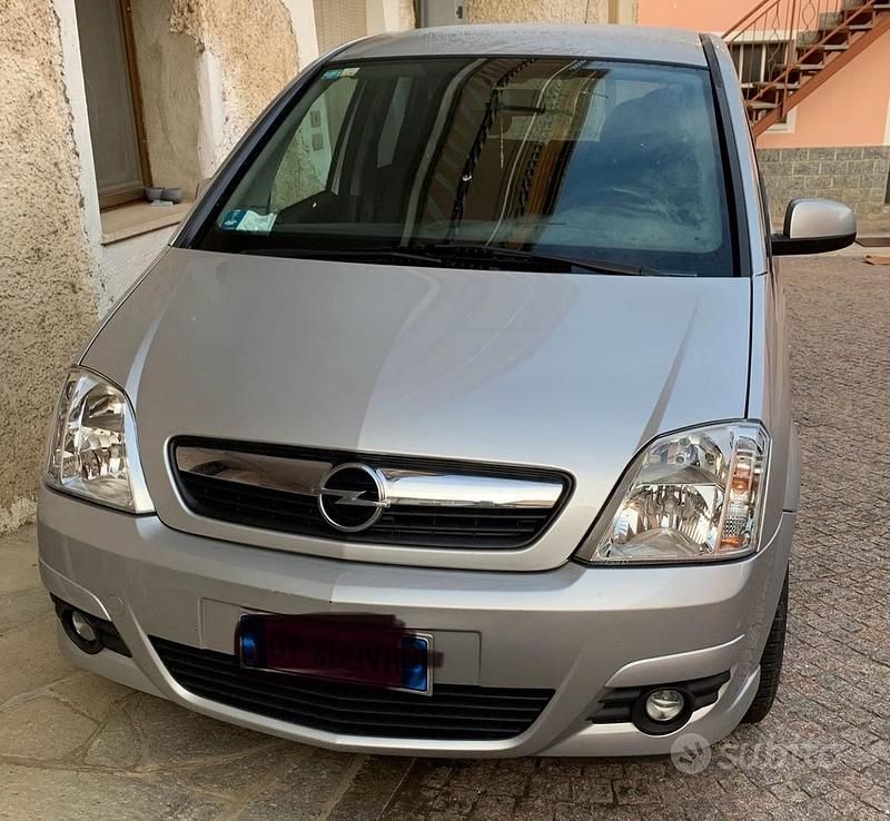 Usata Opel Meriva 90 CV (66 kW) 2009 Grigio Monovolume