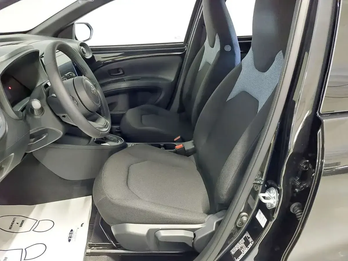 Nuova Toyota Aygo X 116 CV (85 kW) 2026 Nero SUV