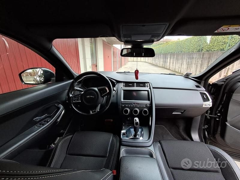 Usata Jaguar E-Pace R-Dynamic 249 CV (183 kW) 2019 Nero SUV