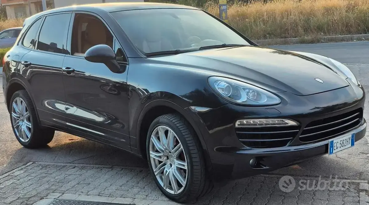Usata Porsche Cayenne 245 CV (180 kW) 2011 Nero SUV
