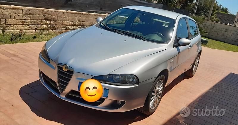 Grigio Usata 2008 Alfa Romeo 147 Due volumi | 1800 € (Buon prezzo) - Immagine 1/1