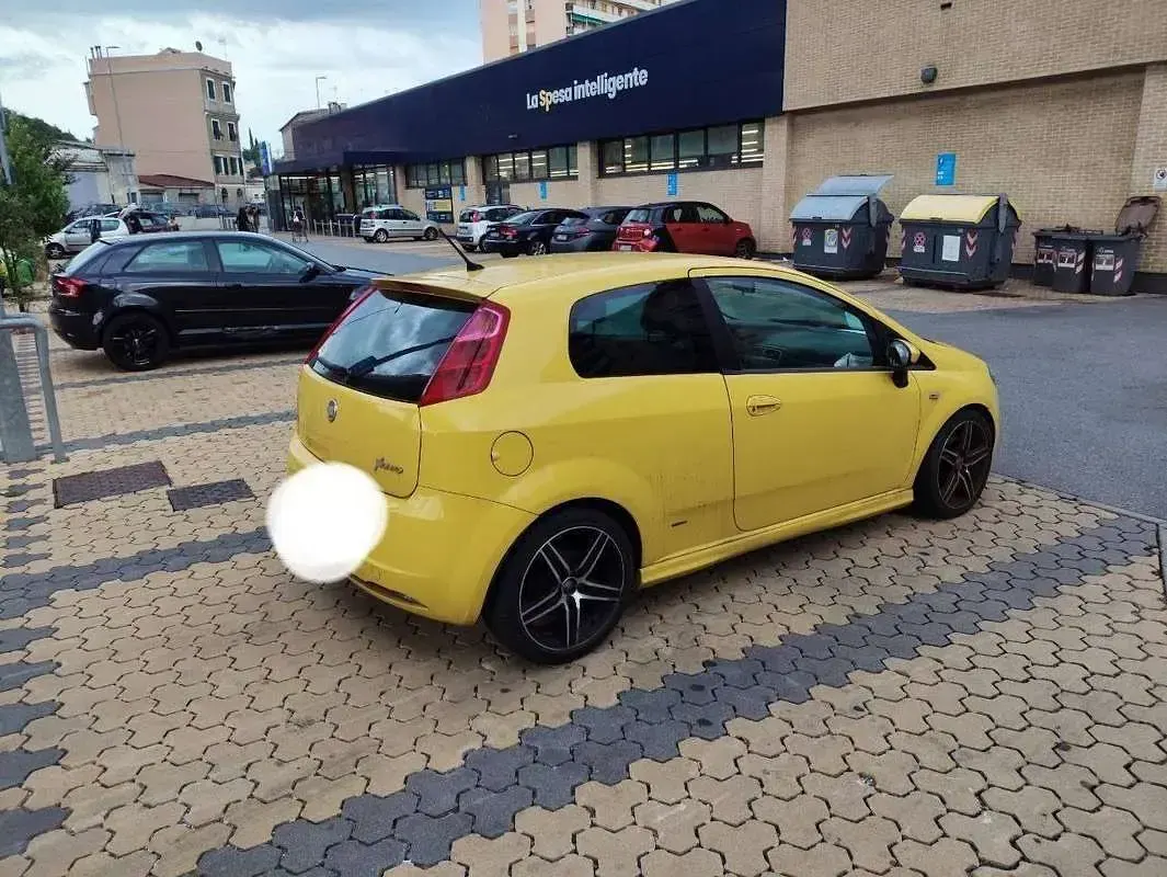 Usata Fiat Grande Punto Sport 90 CV (66 kW) 2008 Giallo Utilitaria