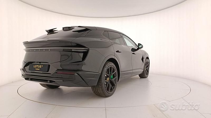 Usata Lotus Eletre 355 kW (483 CV) 2024 Nero SUV