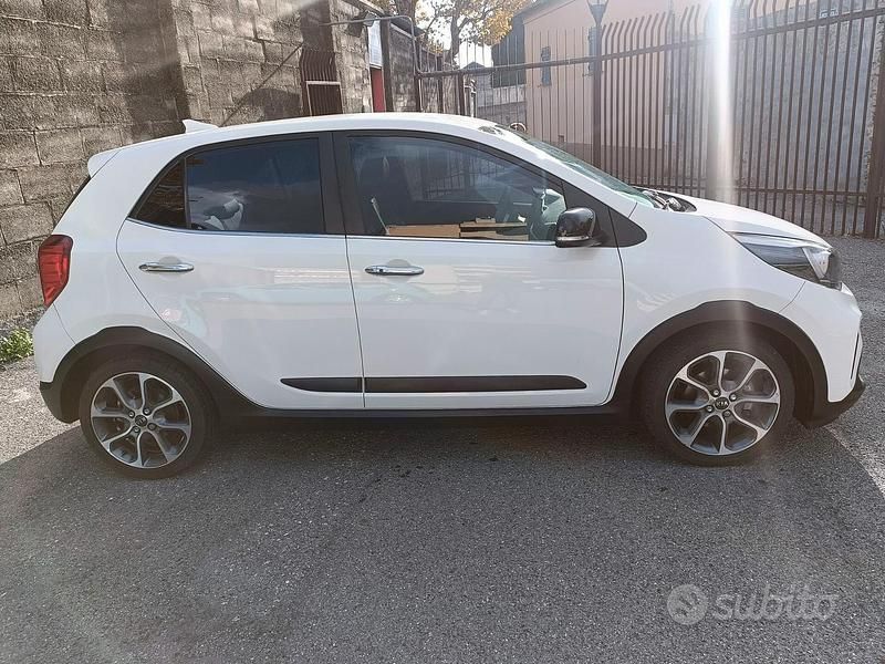 Usata Kia Picanto X-Line 100 CV (73 kW) 2018 Bianco Utilitaria