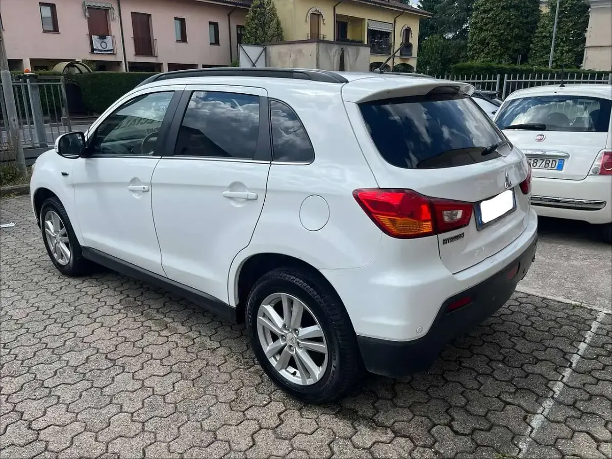 Usata Mitsubishi ASX Invite 150 CV (110 kW) 2012 Bianco SUV