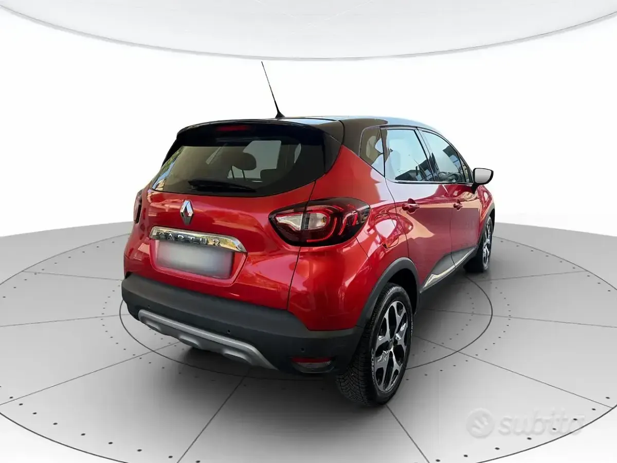 Usata Renault Captur Intens 90 CV (66 kW) 2018 Rosso SUV