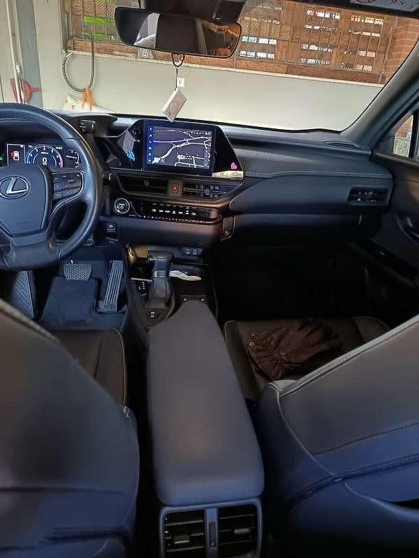 Usata Lexus UX 250h Sport Line 145 CV (106 kW) 2022 SUV