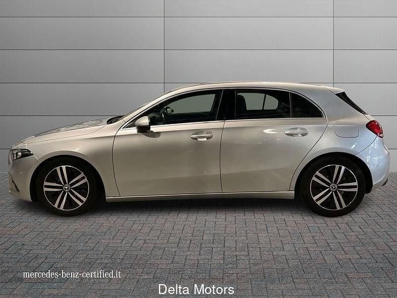 Usata Mercedes A180 116 CV (85 kW) 2021 Argento Utilitaria