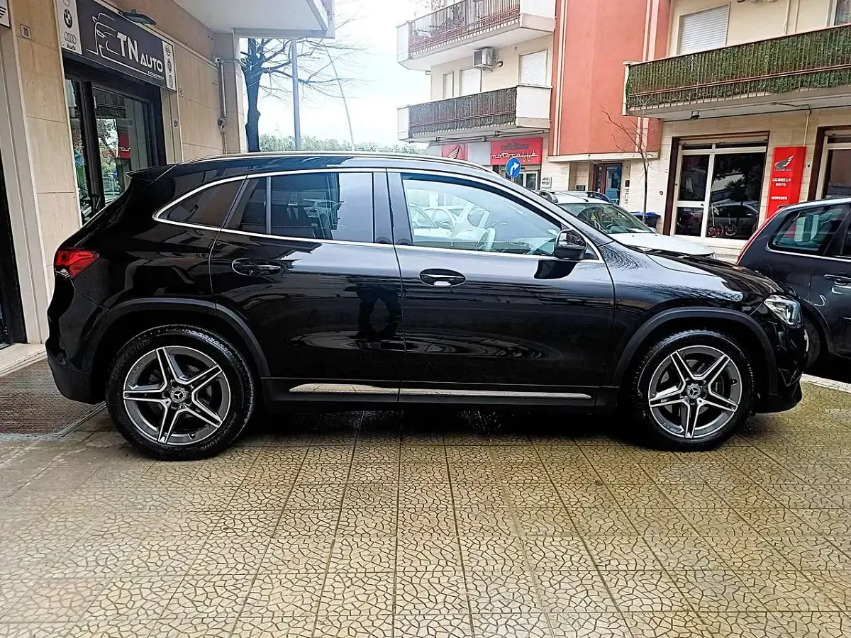 Begagnad Mercedes GLA180 Premium 116 HK (85 kW) 2022 Svart SUV