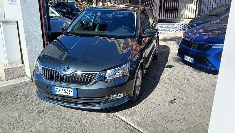 Usata Skoda Fabia 90 CV (66 kW) 2015 Grigio Berlina