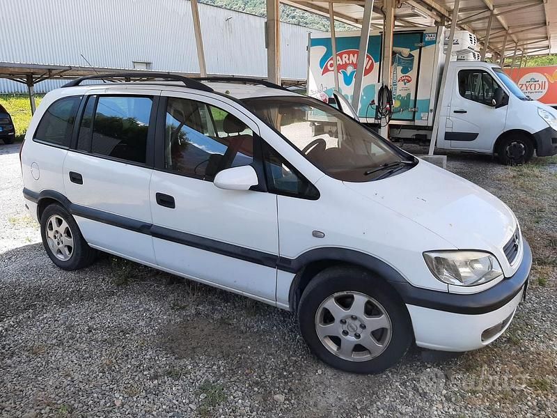 Usata Opel Zafira Elegance 125 CV (91 kW) 2003 Bianco Monovolume