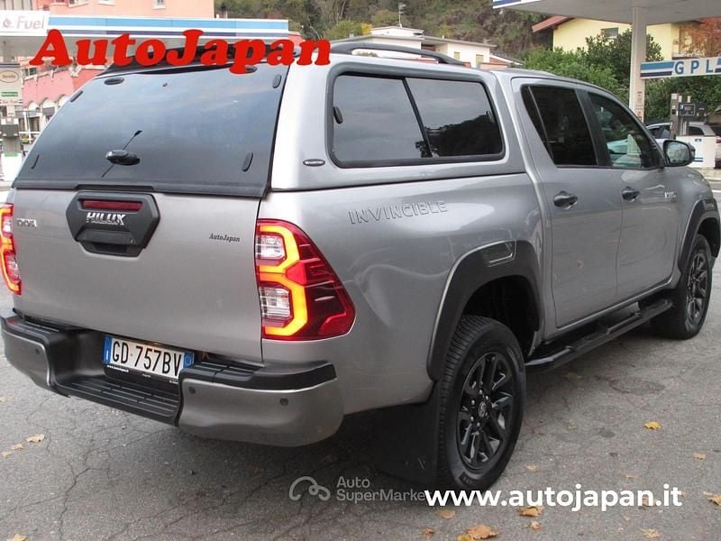 Usata Toyota HiLux 204 CV (150 kW) 2021 Argento Pick-up