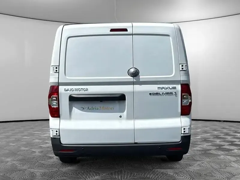 Nuova Maxus eDeliver 3 117 kW (160 CV) 2025 Bianco Furgone