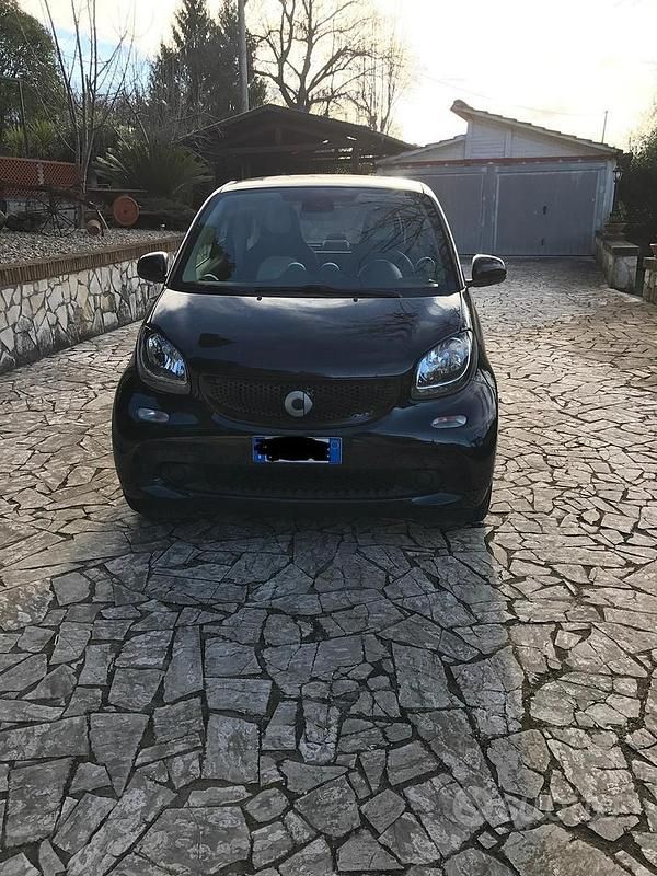 Usata 2015 Smart ForTwo Coupé Utilitaria | 10.500 € (Ottimo prezzo) - Immagine 1/3