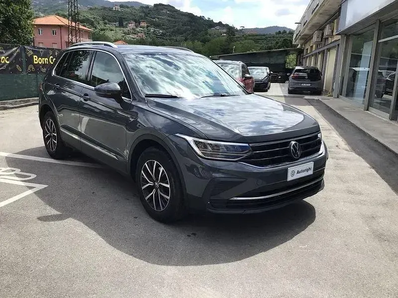 Usata VW Tiguan Life 150 CV (110 kW) 2023 Grigio SUV