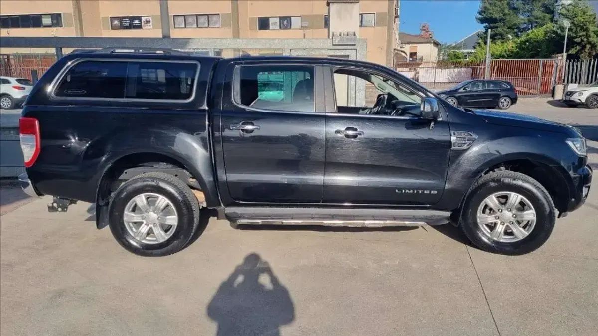 Usata Ford Ranger Limited 170 CV (125 kW) 2020 Nero Pick-up