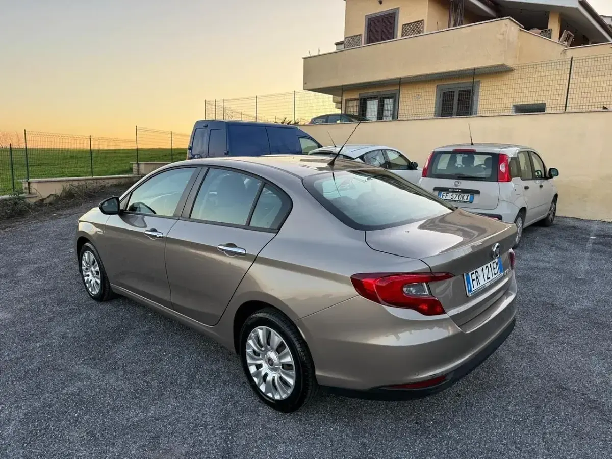 Usata Fiat Tipo Easy 120 CV (88 kW) 2017 Oro Berlina