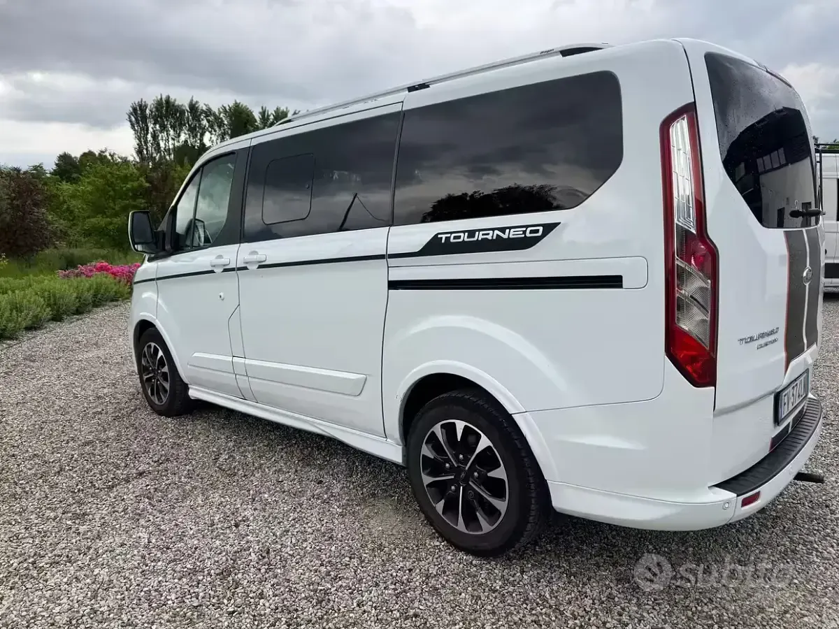 Usata Ford Tourneo Sport 185 CV (136 kW) 2019 Bianco Monovolume