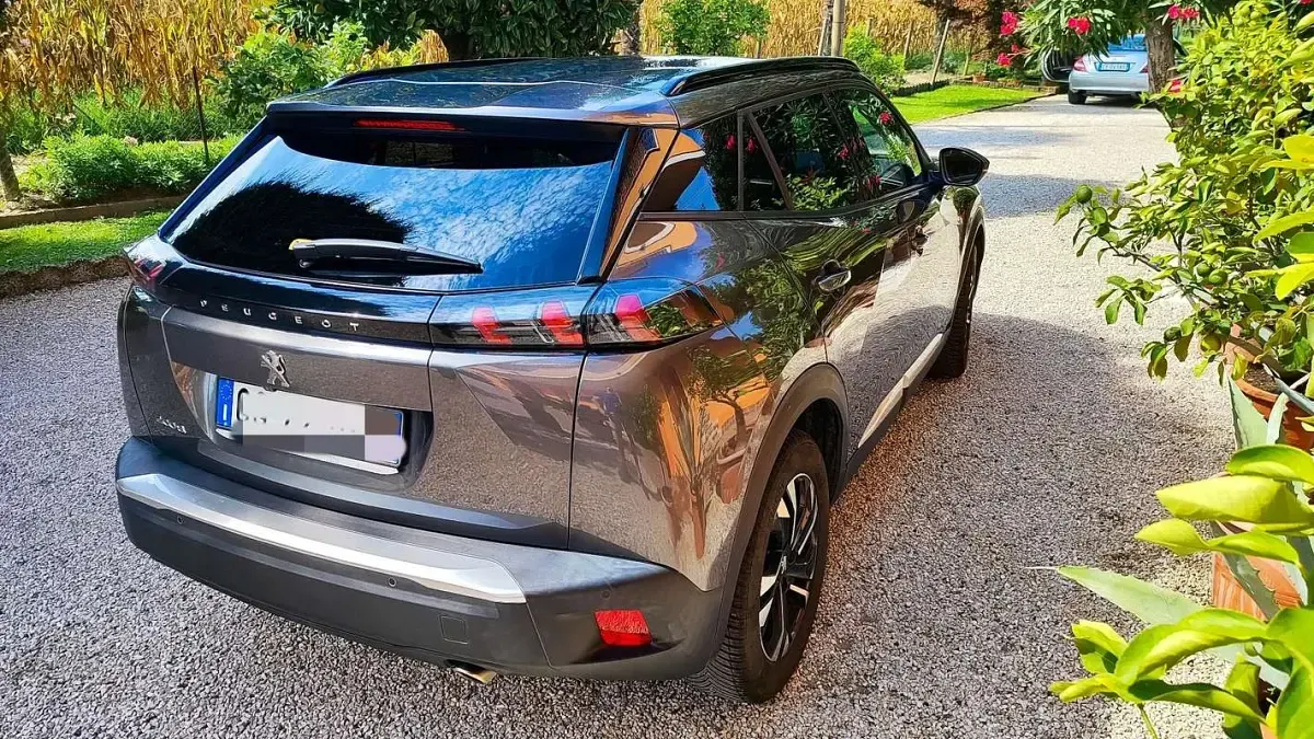 Usata Peugeot 2008 Allure 110 CV (80 kW) 2021 SUV