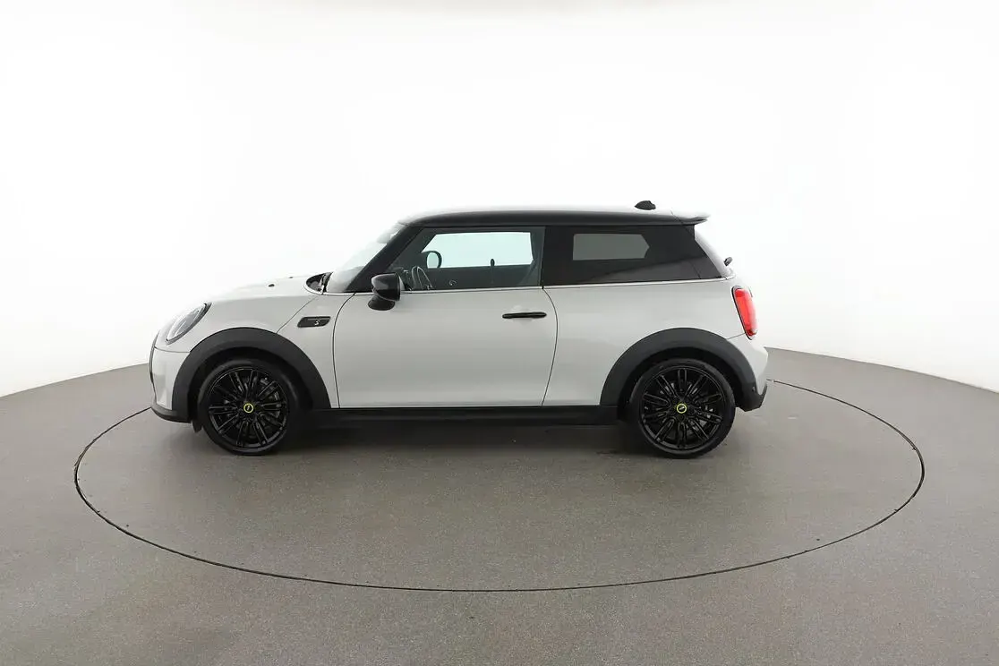 Usata Mini Cooper SE Essential 135 kW (184 CV) 2022 Argento Utilitaria