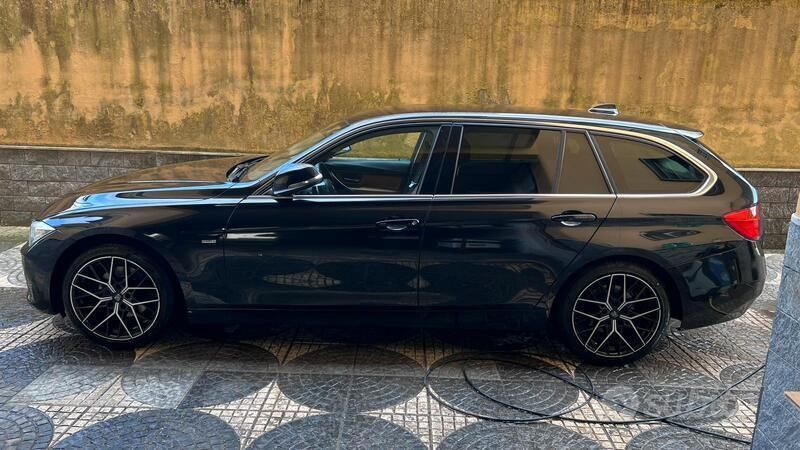 Nero Usata 2012 BMW 320 Luxury Line Station wagon | 9500 € (Buon prezzo) - Immagine 1/4