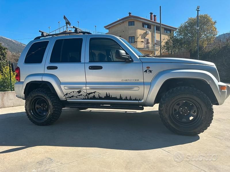 Usata Jeep Cherokee Limited 116 CV (85 kW) 2004 Grigio SUV