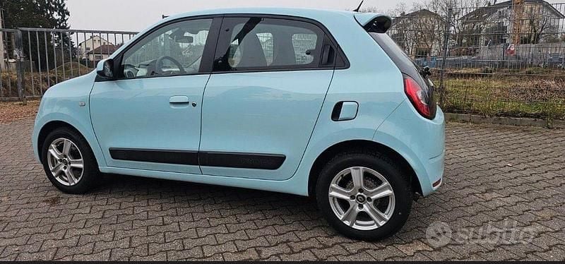 Usata Renault Twingo Intens 73 CV (53 kW) 2019 Blu Utilitaria