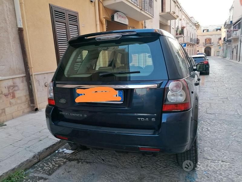 Usata Land Rover Freelander 2 190 CV (139 kW) 2013 Blu SUV