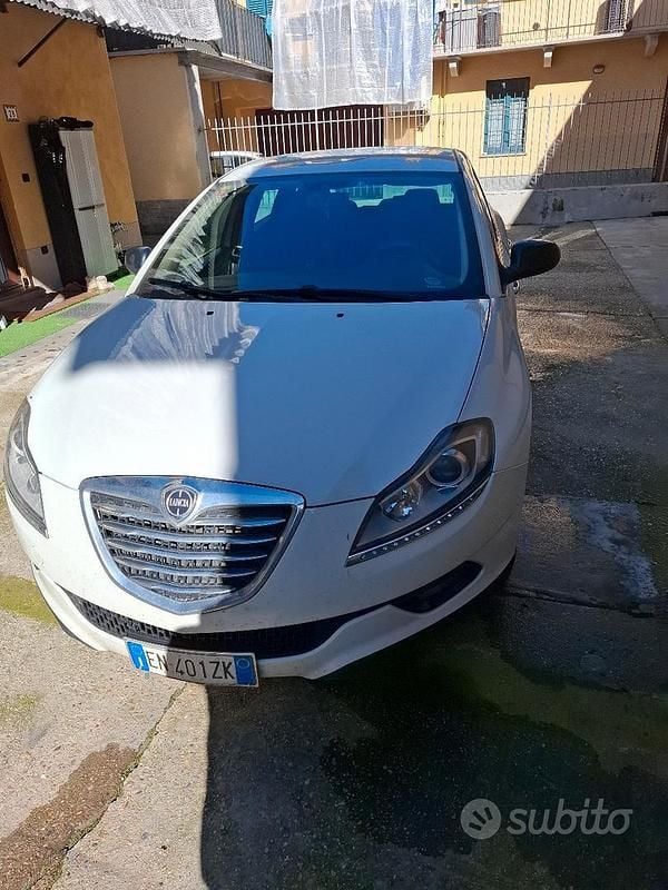 Usata Lancia Delta Silver 120 CV (88 kW) 2012 Bianco Utilitaria