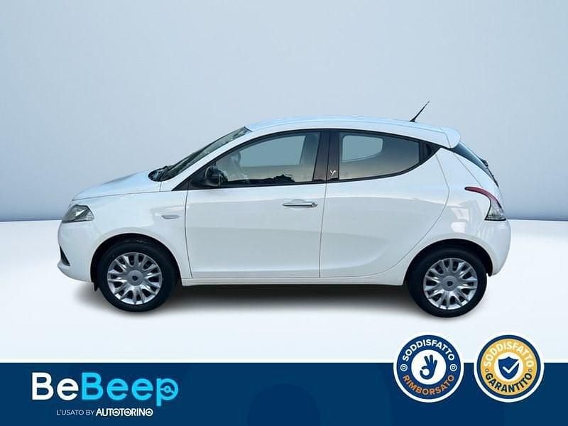 Usata Lancia Ypsilon Gold 69 CV (50 kW) 2018 Bianco pastello Utilitaria