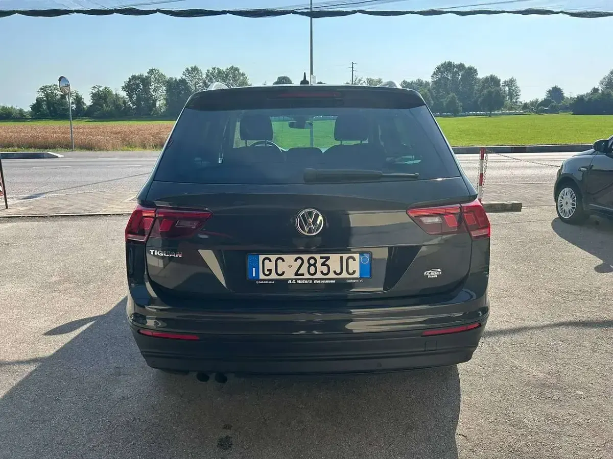 Usata VW Tiguan Business 131 CV (96 kW) 2020 Grigio SUV