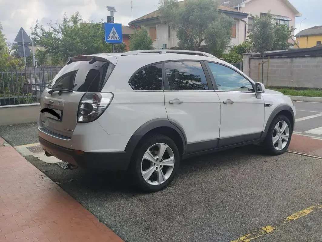 Usata Chevrolet Captiva LTZ 184 CV (135 kW) 2011 Bianco SUV
