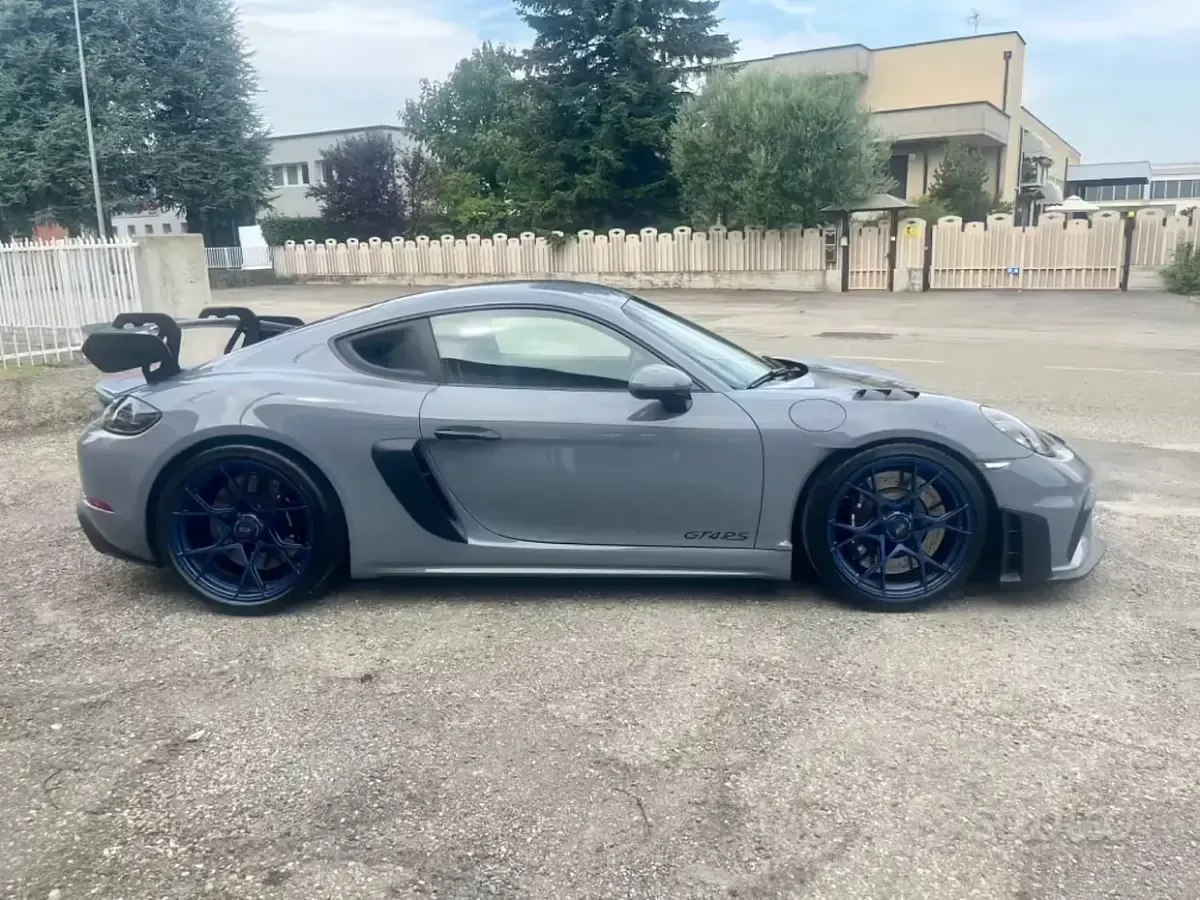 Usata Porsche 718 Cayman 500 CV (367 kW) 2022 Grigio Coupé