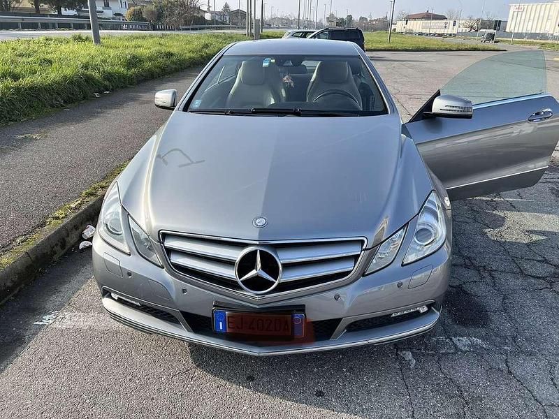 Usata Mercedes E350 231 CV (169 kW) 2011 Argento Coupé