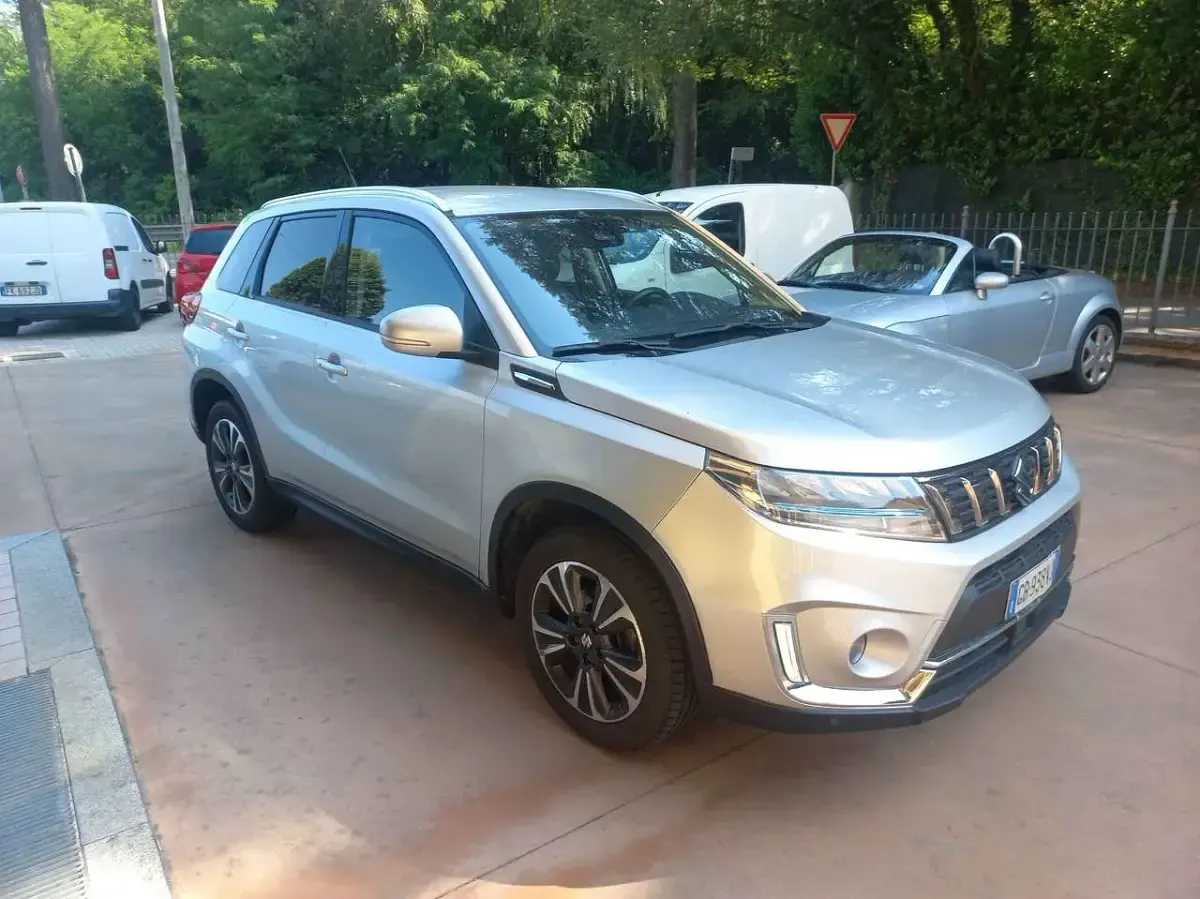 Usata Suzuki Vitara 129 CV (94 kW) 2020 Argento SUV